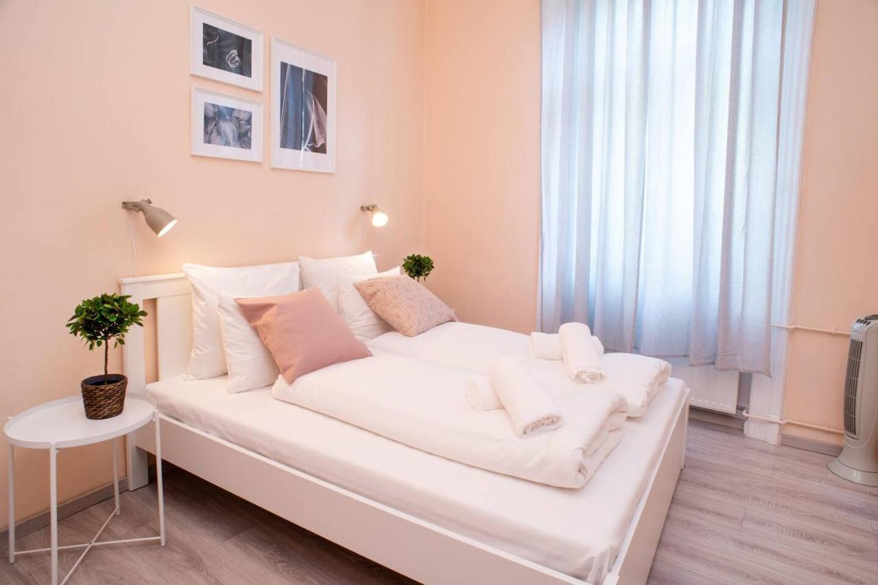 Central And Large Ac Home Away From Home Будапеща Екстериор снимка
