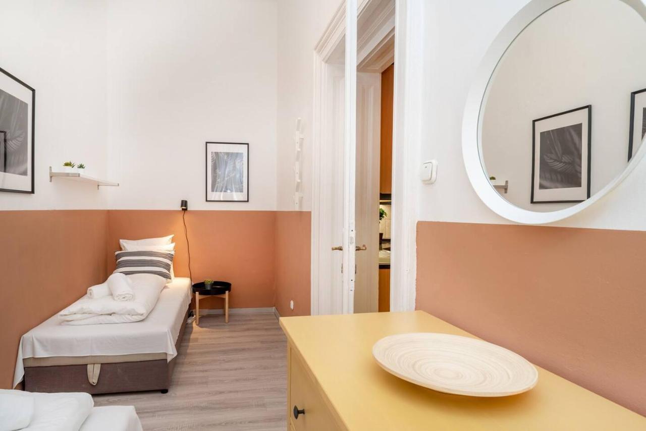 Central And Large Ac Home Away From Home Будапеща Екстериор снимка