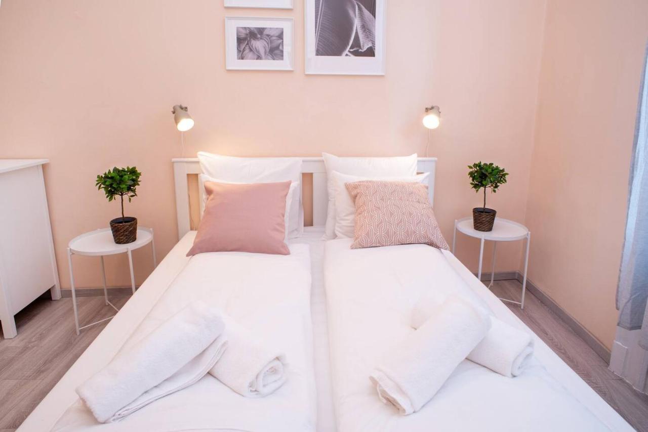 Central And Large Ac Home Away From Home Будапеща Екстериор снимка