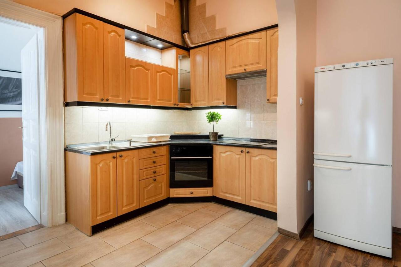 Central And Large Ac Home Away From Home Будапеща Екстериор снимка