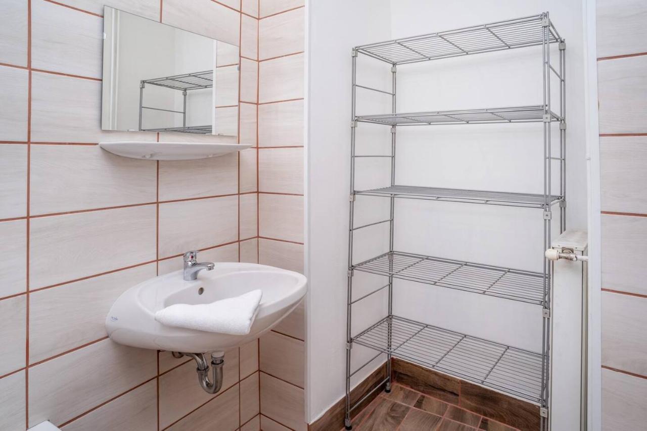 Central And Large Ac Home Away From Home Будапеща Екстериор снимка