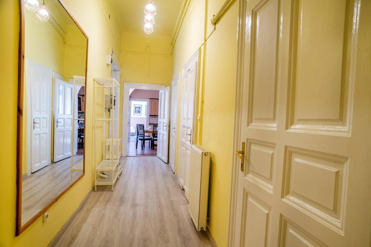 Central And Large Ac Home Away From Home Будапеща Екстериор снимка