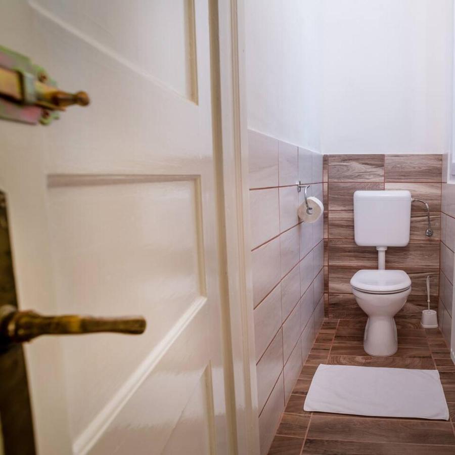 Central And Large Ac Home Away From Home Будапеща Екстериор снимка